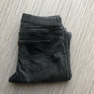 🆓 Dark gray H&M denim jeggings/skinny jeans